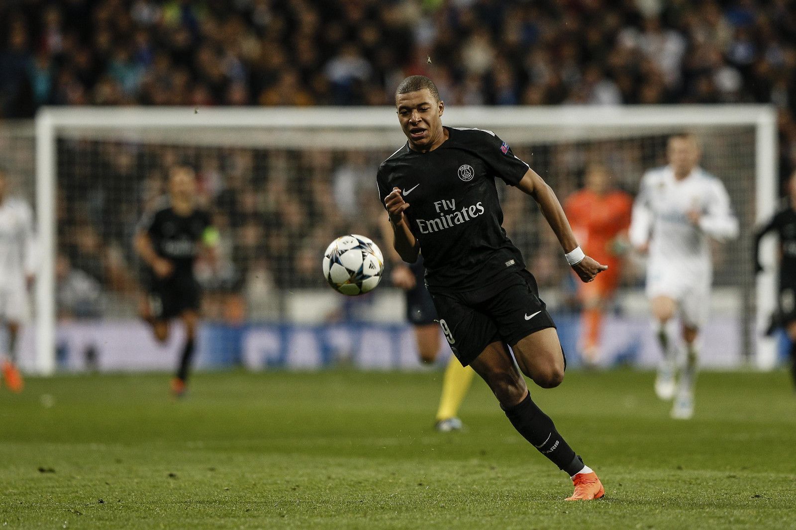 随着多特蒙德2-0，德甲最新积分榜出炉：争冠悬念已经不大了（多特蒙德2-0取胜，德甲积分榜刷新：冠军之争基本明朗）