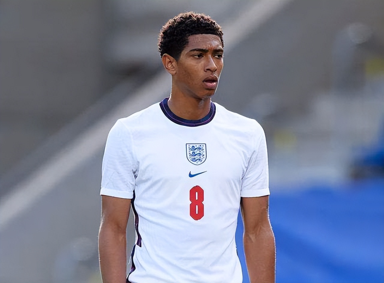 中国足球不背这个锅（这口锅不该由中国足球来背）