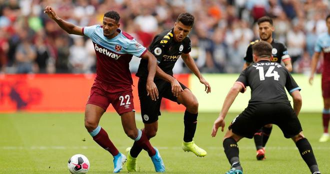 马卡：冬窗对于门将来说转会困难，特狮留队可能性在大幅增加（马卡报：冬窗门将流动受限，特尔施特根留队可能性显著提高）