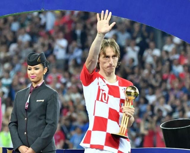 有能！鬼木达日职联8次夺冠，成首位带不同球队夺冠的主帅