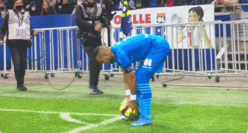 凯恩vs斯图加特全场数据：出战30分钟，射门4次进3球