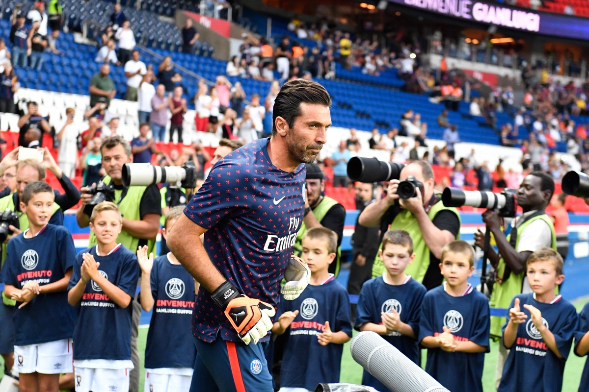 字母哥下家的热议（字母哥未来去向引发热议）