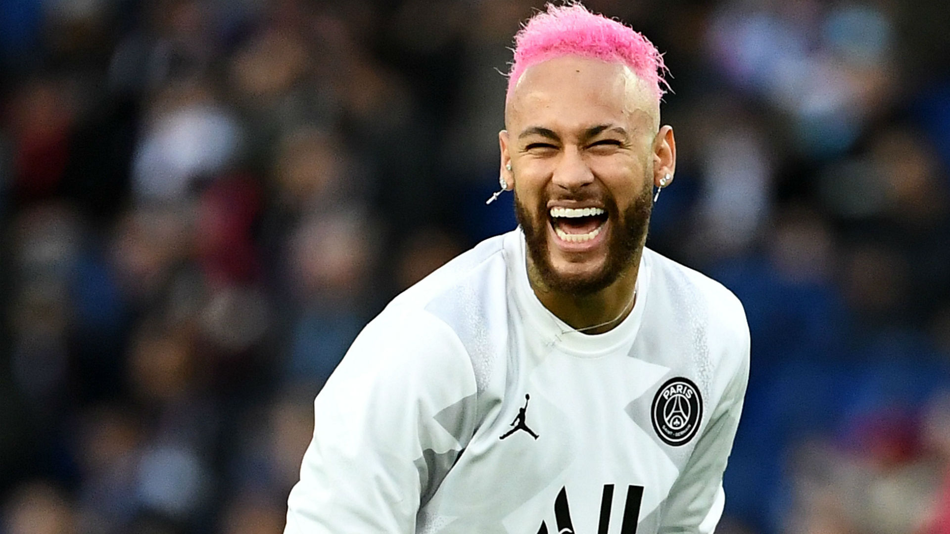 多特蒙德球迷挂横幅，反对海外比赛并攻击西甲高层