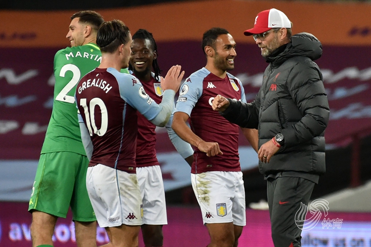 莱万：我经常带伤上场，肋骨骨折也硬撑；不着急决定未来