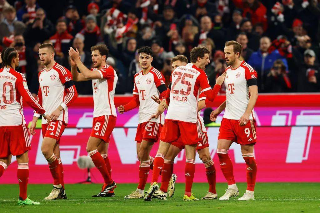 康宁汉姆6犯离场险些葬送好局，杜伦高效26+10拯救活塞（康宁汉姆六犯毕业险些葬送优势，杜伦高效26+10力挽狂澜救活塞）