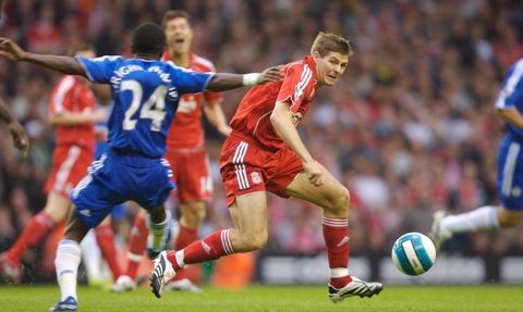 湖人詹姆斯关键三分锁定胜利