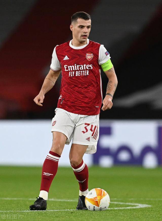 西班牙球星接受利物浦报价，可能告别西甲球队（西班牙球星已接受利物浦邀请，或将告别西甲旧主）